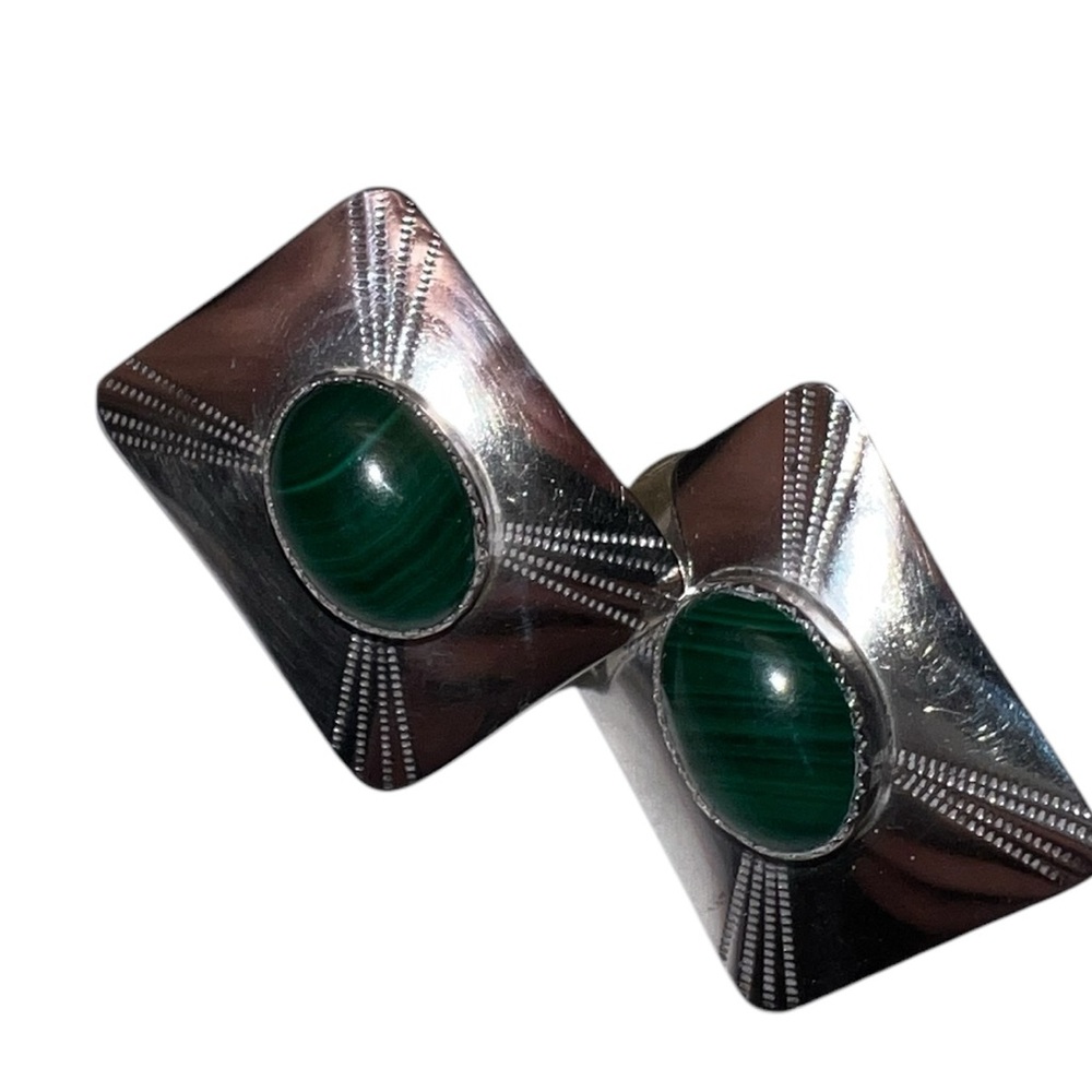 EUC~ BB Sterling Silver Malachite inlay earrings. Vintage